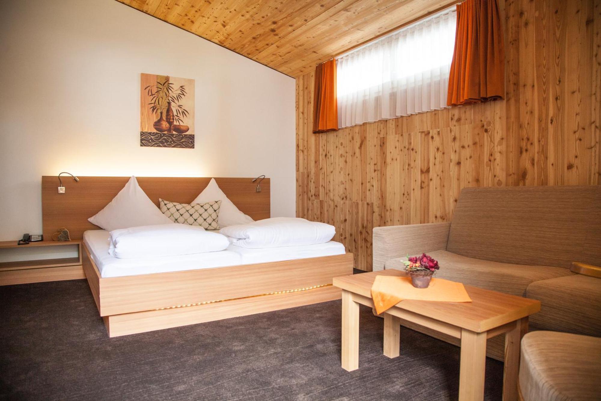 Gasthof Zum Goldenen Loewen Nauders Exteriér fotografie