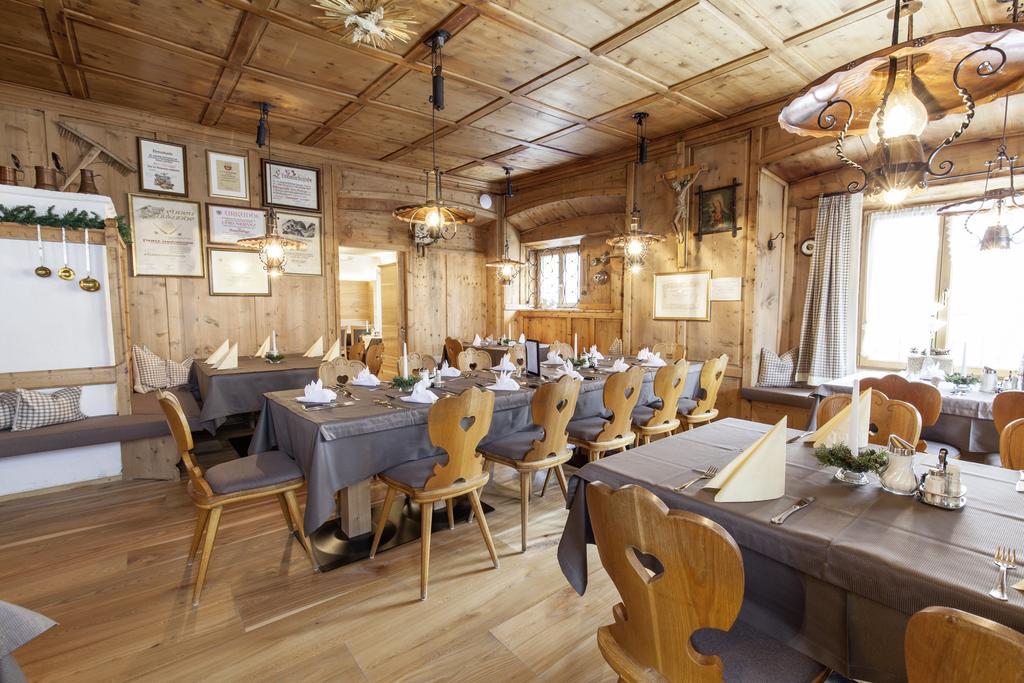Gasthof Zum Goldenen Loewen Nauders Exteriér fotografie