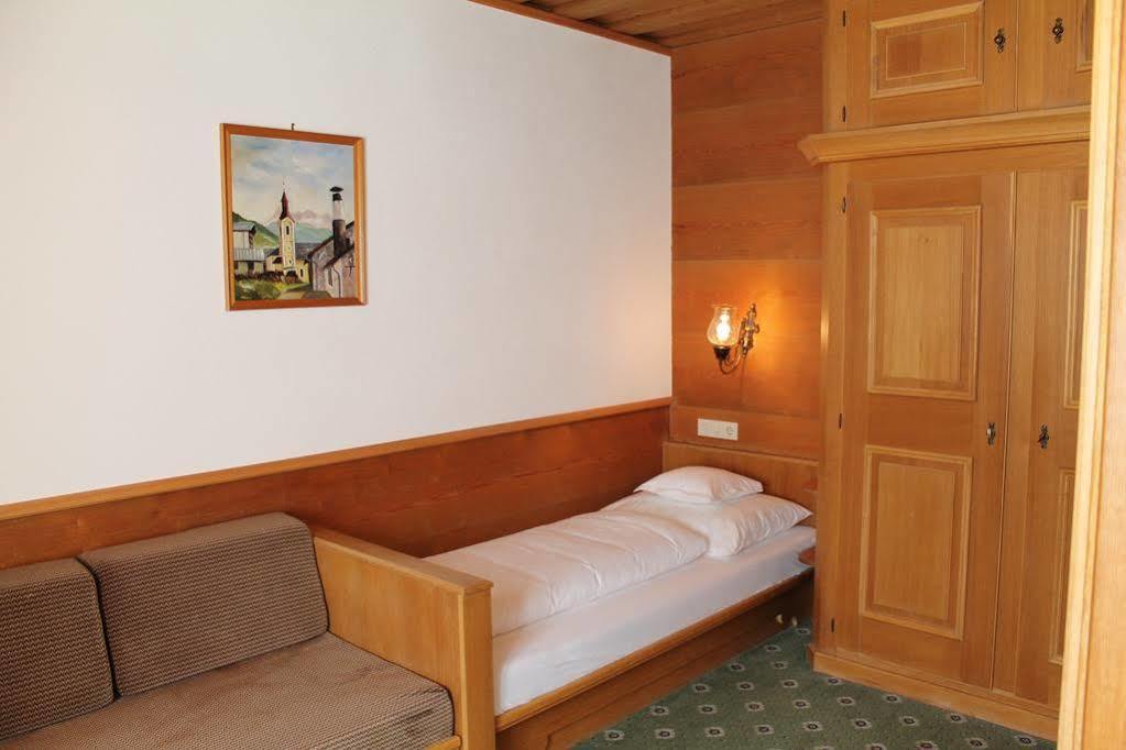 Gasthof Zum Goldenen Loewen Nauders Exteriér fotografie